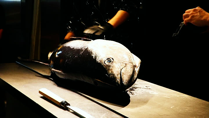 本マグロとマグロ包丁