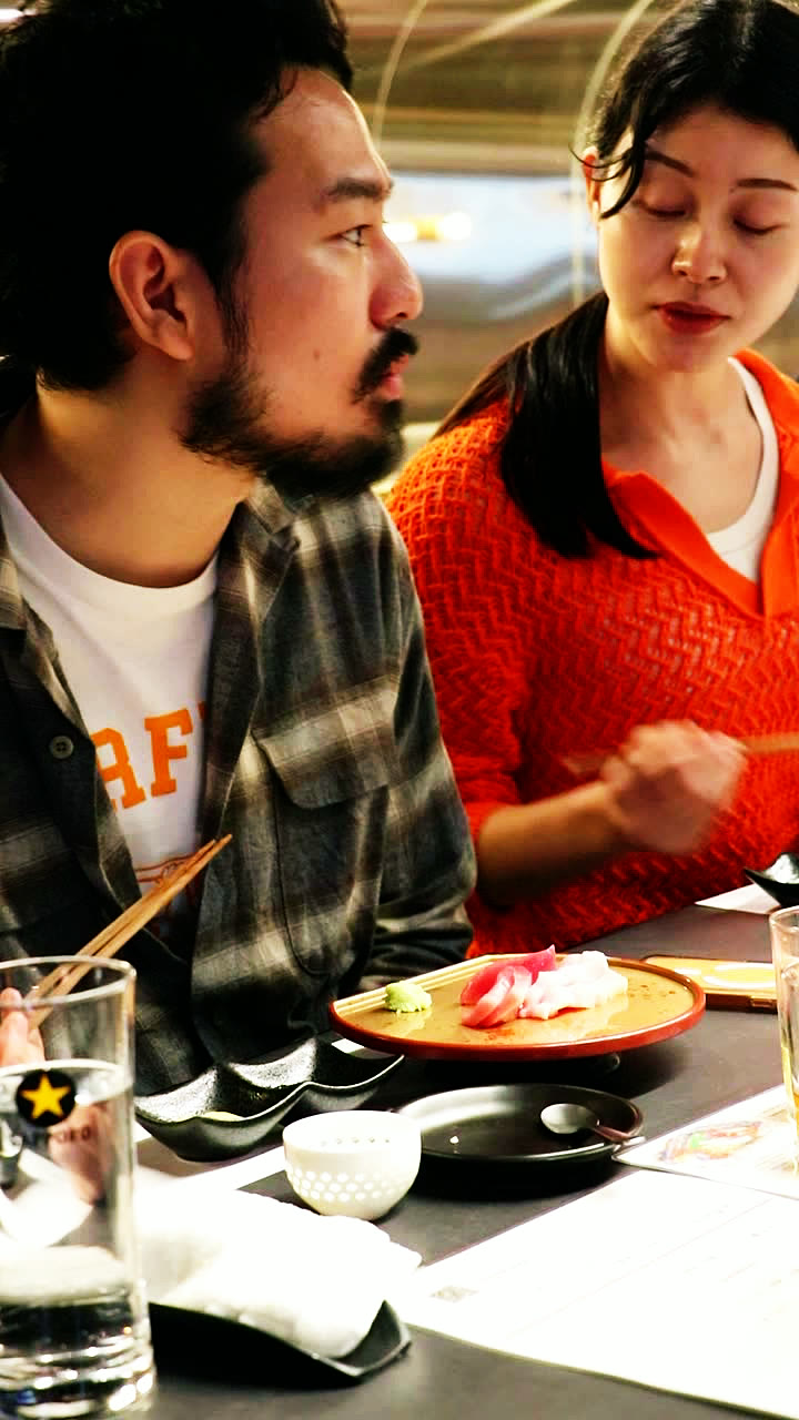食事を楽しむお客様